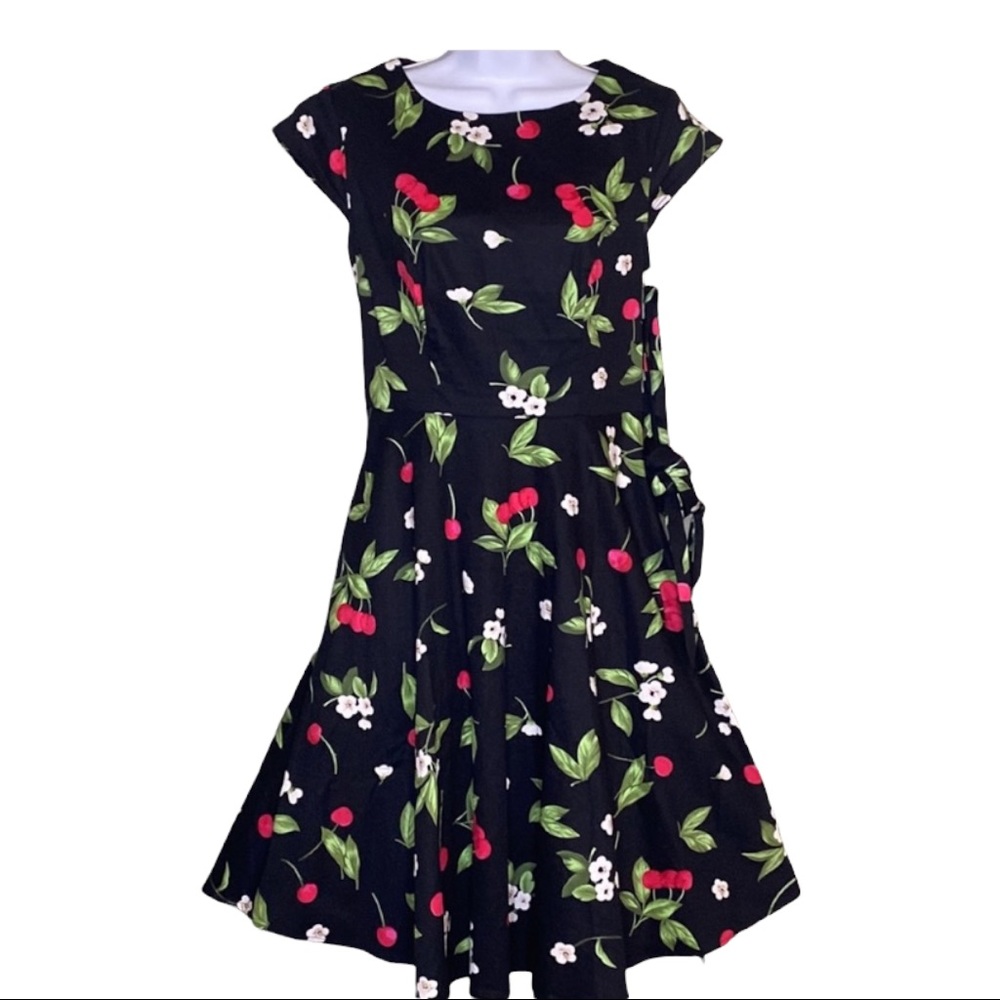 Dressystar " Retro Rockabilly" Black with Cherries & Blossom Print Party Dress S
